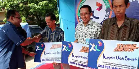 XL Memajukan Negeri Menjadikan Dunia Pendidikan Maju XL Memajukan Negeri Menjadikan Dunia Pendidikan Maju