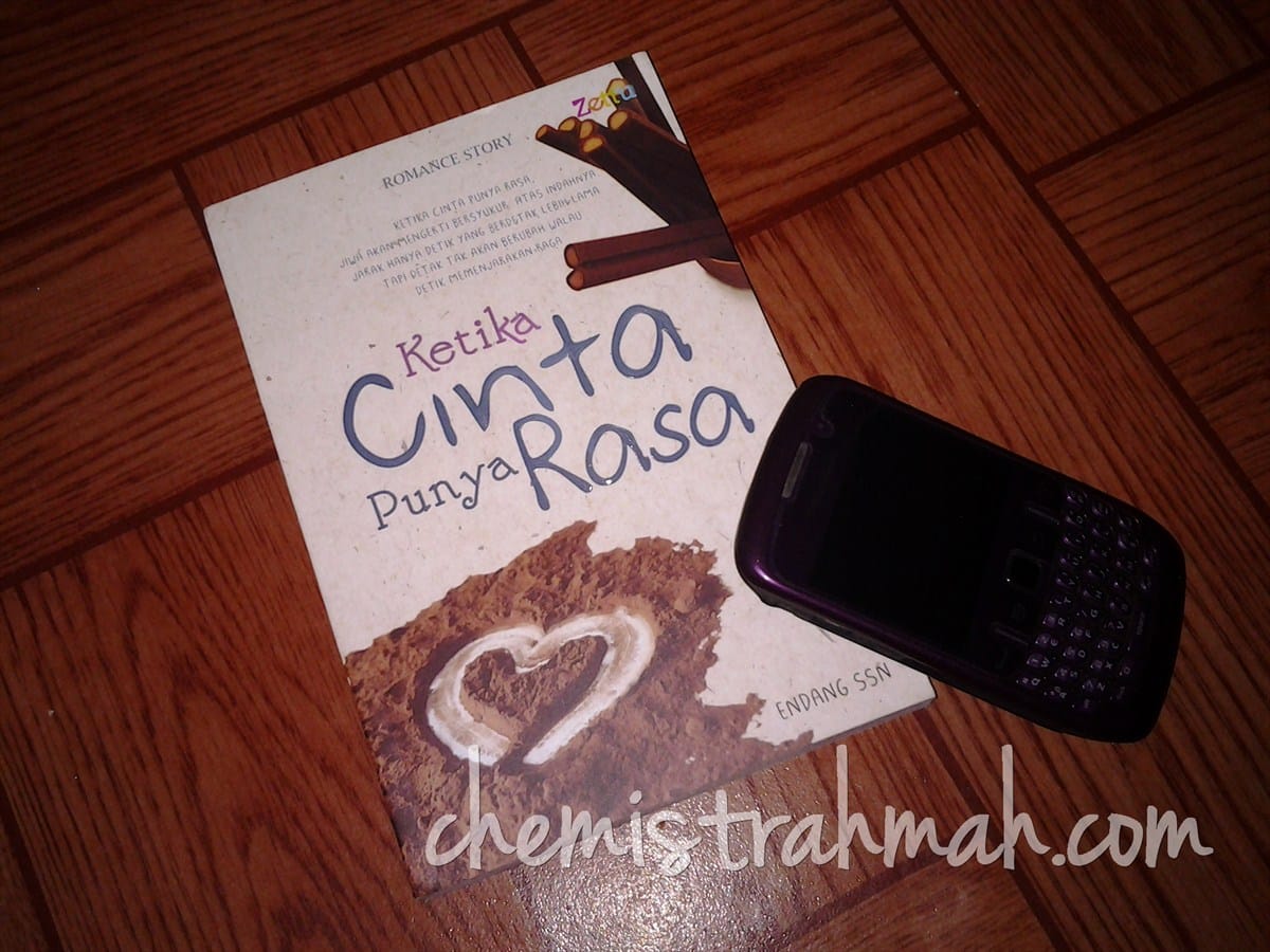 Review Buku Ketika Cinta Punya Rasa: Cokelat, Cita-Cita dan Cinta