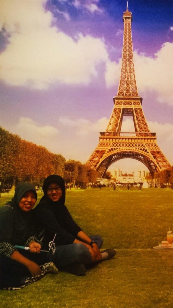 Jalan-Jalan ke De MATA Trick Eye, Wisata Museum 3D di Surabaya 4 Di Paris bareng Silvi