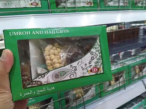 Bursa Sajadah Surabaya dalam Bingkai #SKVBerbagi 5 Oleh-Oleh Haji dan Umrah