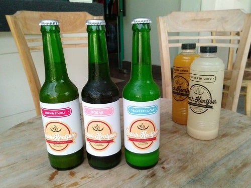 Minuman Tradisional yang Kekinian di Makam Peneleh Surabaya 2 Minuman Tradisional yang Kekinian di Makam Peneleh Surabaya 1