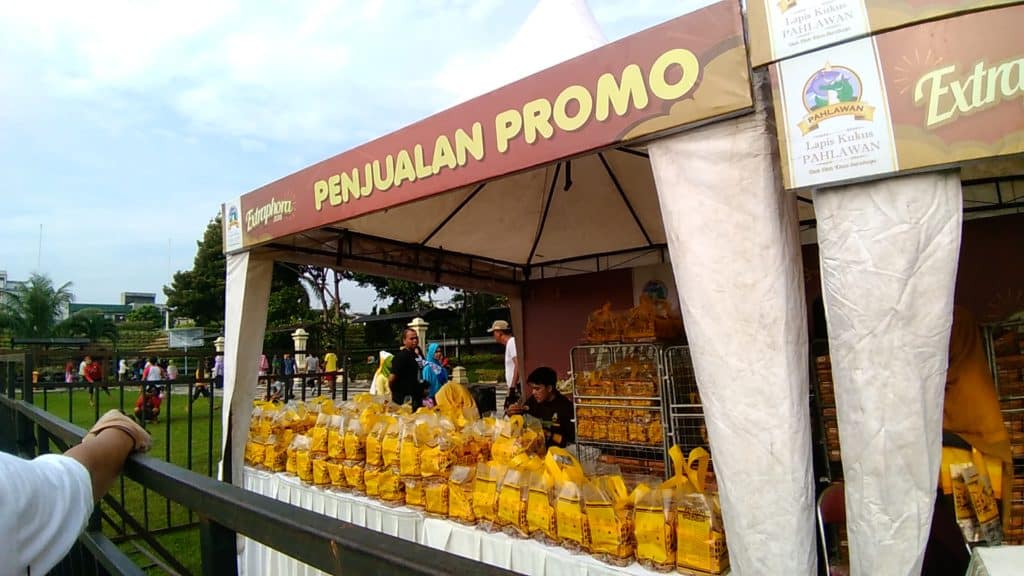 Lapis Kukus Terang Bulan, Varian Baru sebagai Alternatif Oleh-Oleh Surabaya 3 Lapis Kukus Terang Bulan, Varian Baru sebagai Alternatif Oleh-Oleh Surabaya 3