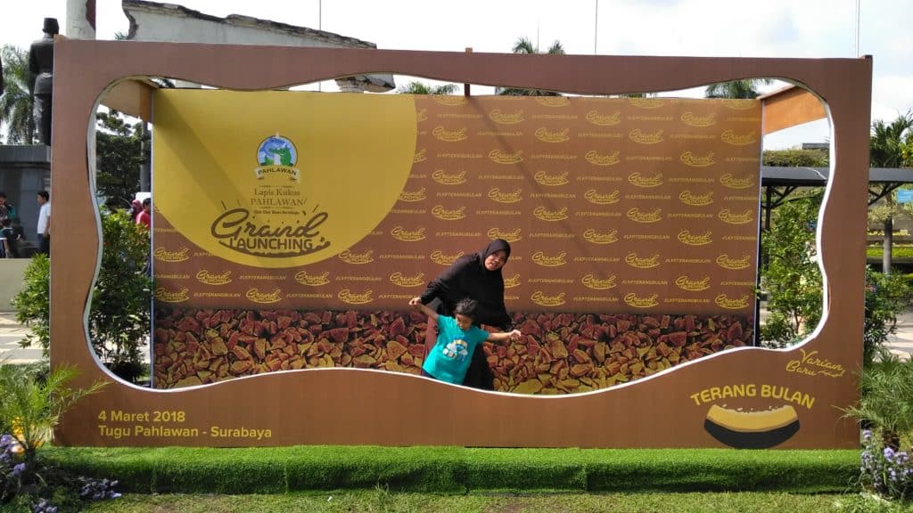 Lapis Kukus Terang Bulan, Varian Baru sebagai Alternatif Oleh-Oleh Surabaya 8 Lapis Kukus Terang Bulan, Varian Baru sebagai Alternatif Oleh-Oleh Surabaya 8