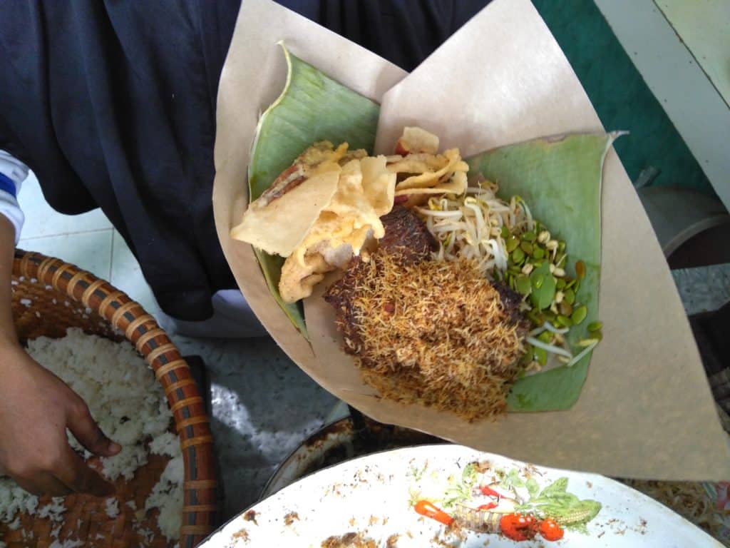 Kulineran? Ini Dia 5 Tempat Makan Pecel Enak di Surabaya yang Bikin Ketagihan 2