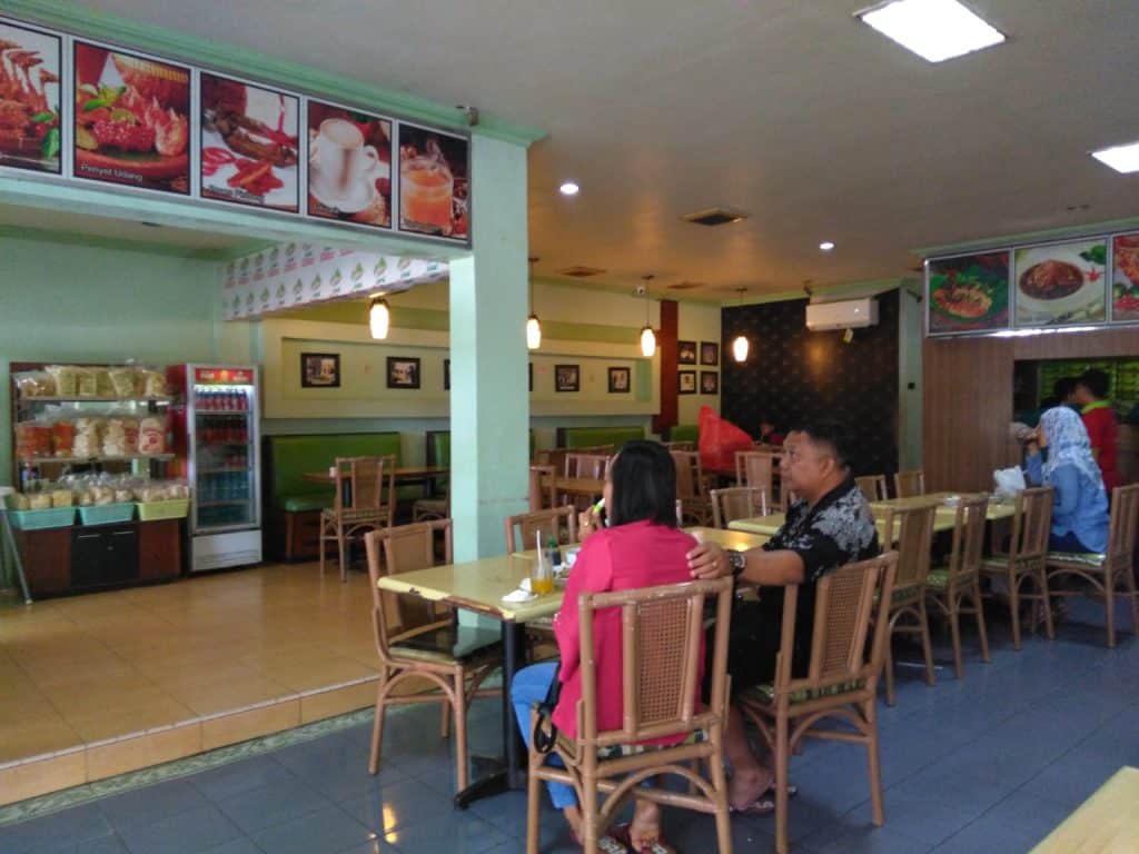 Kulineran? Ini Dia 5 Tempat Makan Pecel Enak di Surabaya yang Bikin Ketagihan 4