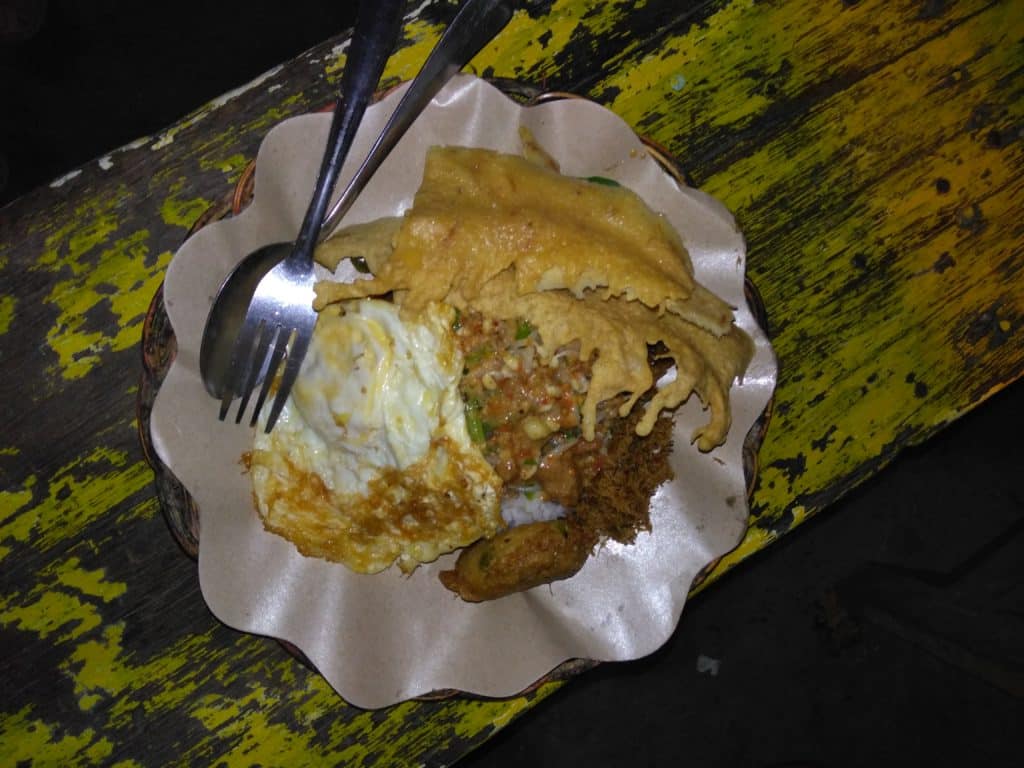 Kulineran? Ini Dia 5 Tempat Makan Pecel Enak di Surabaya yang Bikin Ketagihan 7