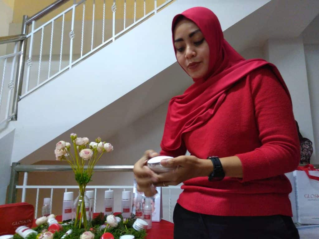 Facial Glowing di Gloskin Surabaya 5 Facial Glowing di Gloskin Surabaya 5