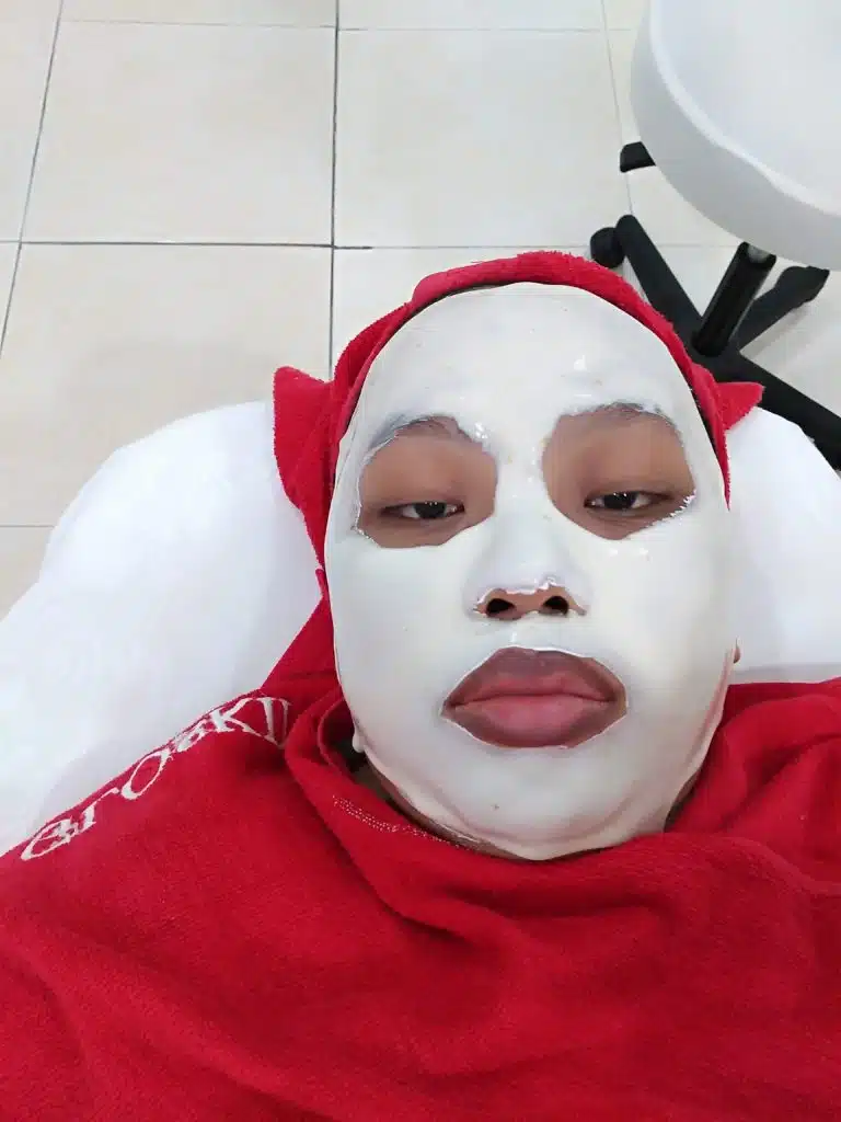 Facial Glowing di Gloskin Surabaya 7 Facial Glowing di Gloskin Surabaya 7