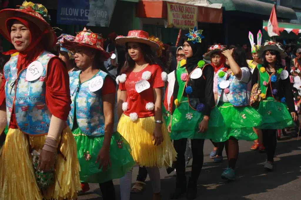Karnaval dengan Beragam Aksi Meriahkan Hari Ulang Tahun ke-73 Republik Indonesia 3 Karnaval dengan Beragam Aksi Meriahkan Hari Ulang Tahun ke-73 Republik Indonesia 3