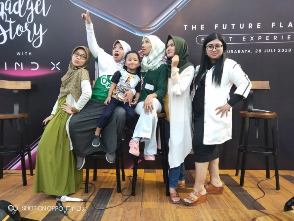Ketika Emak Milenial Bertemu dengan OPPO Find X di Surabaya 7 Ketika Emak Milenial Bertemu dengan OPPO Find X di Surabaya 7