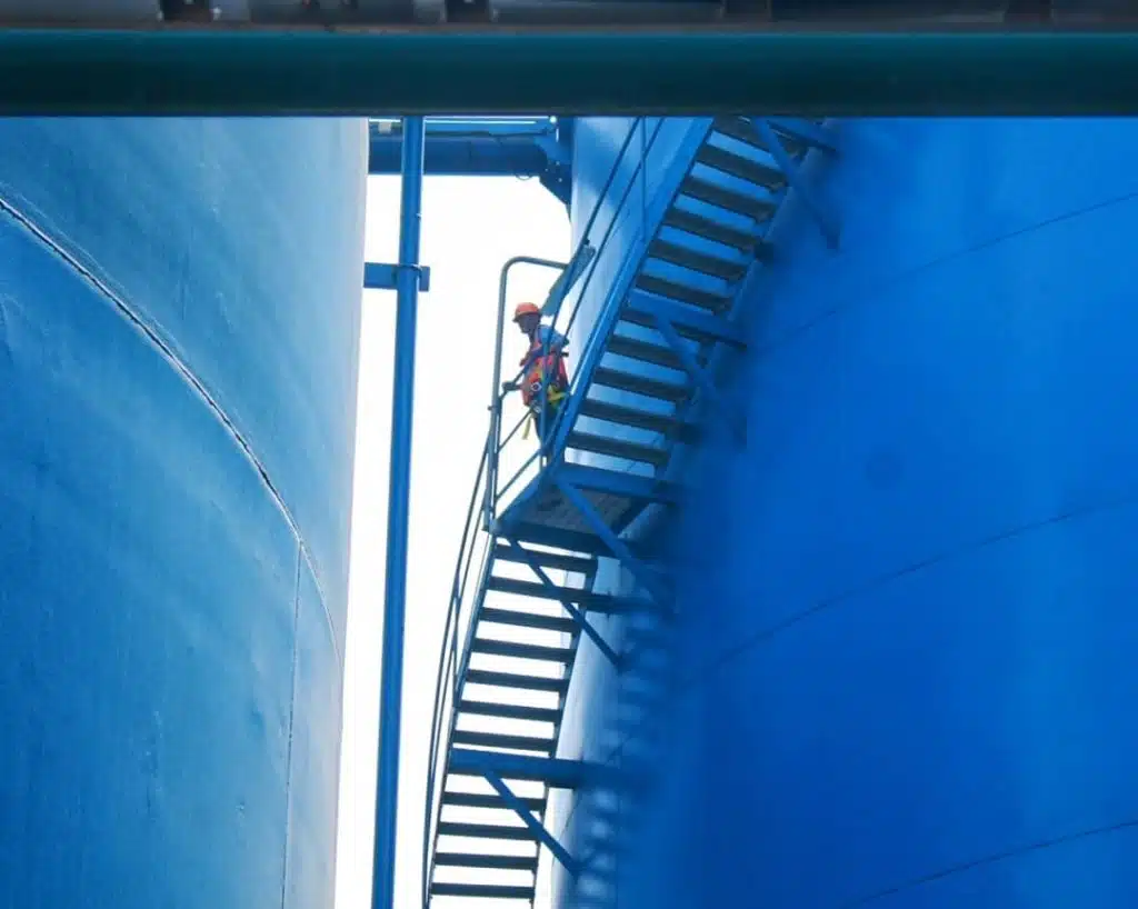 Layanan Storage Tank Pelindo III dan Masa Depan Terminal Nilam 5 Layanan Storage Tank Pelindo III dan Masa Depan Terminal Nilam 3