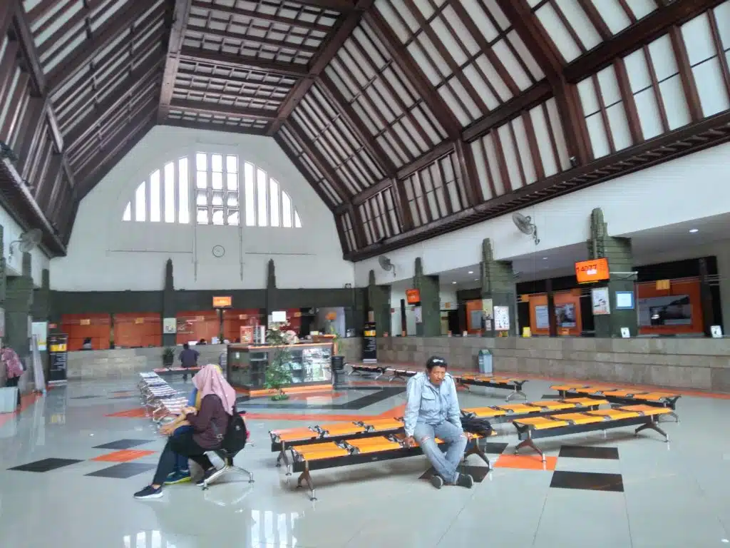 Jelajah Kantor Pos Surabaya (Kebun Rojo) Disela Meet Up Nasional Pencinta Kartu Pos 4