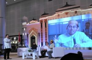 ISEF SHARI’A FAIR 2018: Tolok Ukur Perkembangan Rantai Halal Sistem Ekonomi dan Keuangan Syariah 16 ISEF SHARI’A FAIR 2018: Tolok Ukur Perkembangan Rantai Halal Sistem Ekonomi dan Keuangan Syariah 16