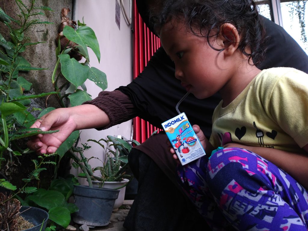 5 Tip Ibu Tetap Bahagia Mendampingi Si Kecil yang Aktif dengan Mudah 1 indomilk uht full cream