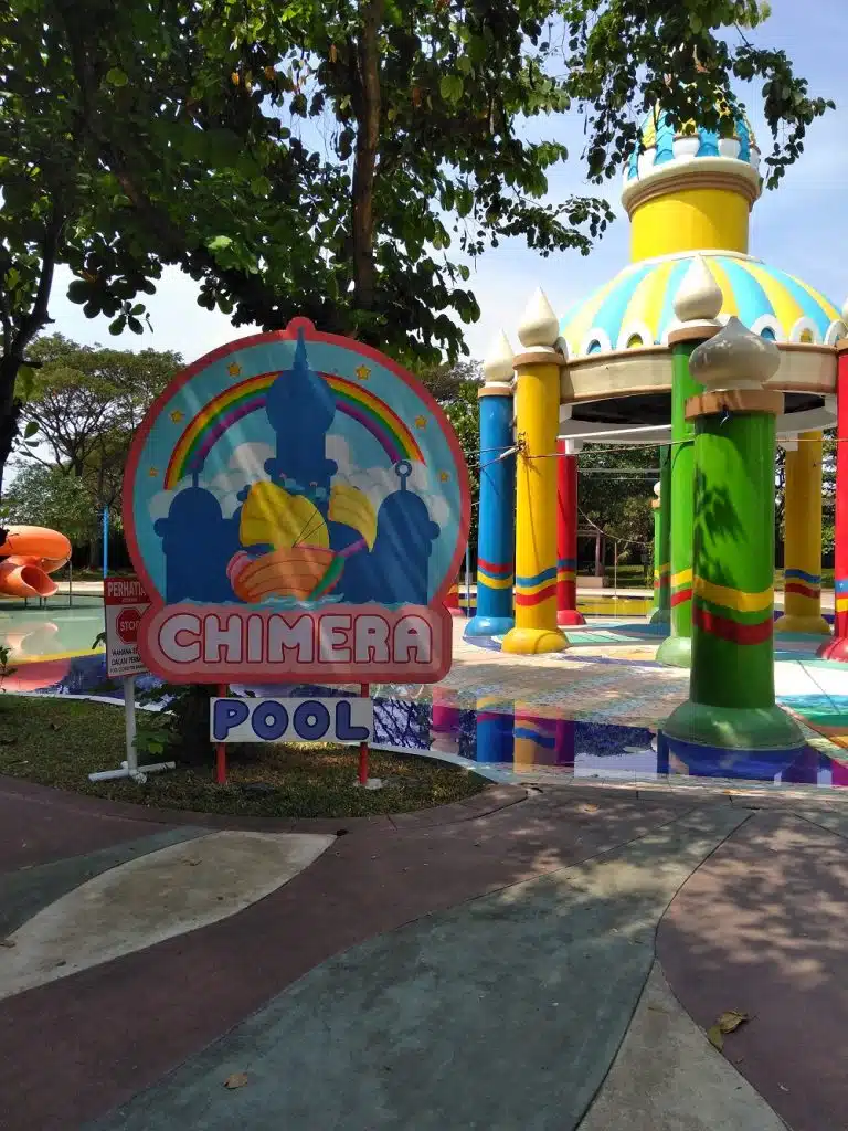 Ciputra Waterpark, Tempat Wisata Air Terlengkap dan Terbesar di Surabaya 3 chimera pool ciputra waterpark surabaya