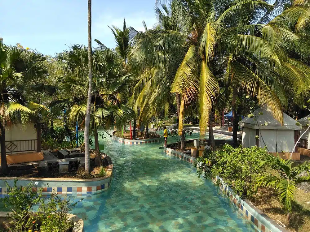 Ciputra Waterpark, Tempat Wisata Air Terlengkap dan Terbesar di Surabaya 5 sirens river ciputra waterpark surabaya