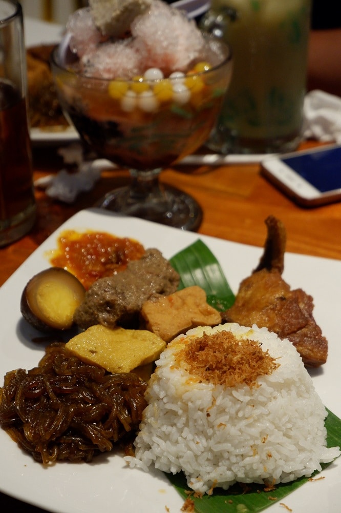 [Review Kuliner – Surabaya] Warung Pak Umar Buka Cabang di Loop Graha Family 9
