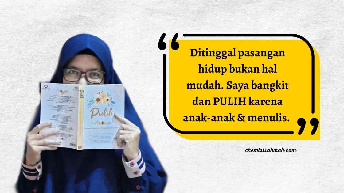 Grand Launching Buku PULIH: Upaya Meraih Kesehatan Mental 4 buku pulih dan triana dewi sebagai salah satu penulisnya